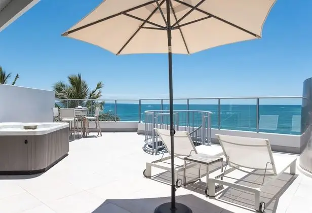 Süit, 1 Yatak Odası, Sigara İçilmez, Küçük Mutfak (One Bedroom Beachfront Spa Penthouse)