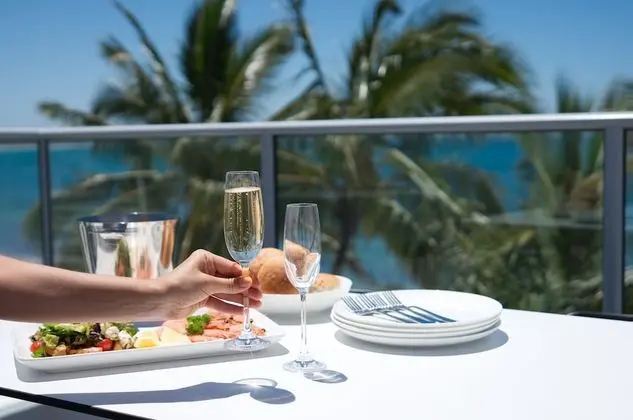 Süit, 1 Yatak Odası, Sigara İçilmez, Küçük Mutfak (One Bedroom Beachfront Spa Penthouse)