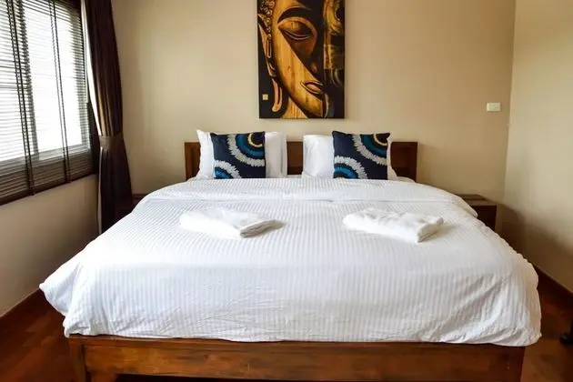 2-Bedroom Condo with Sea View