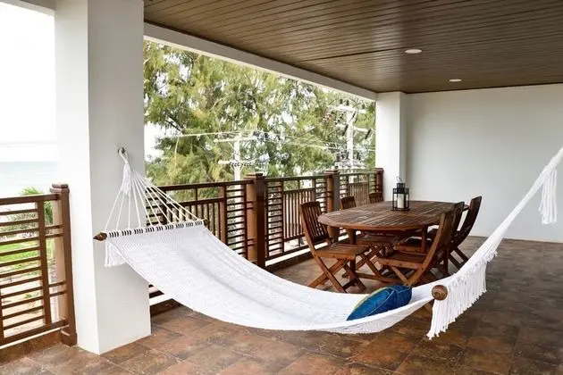 2-Bedroom Condo with Sea View