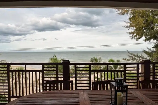 2-Bedroom Condo with Sea View