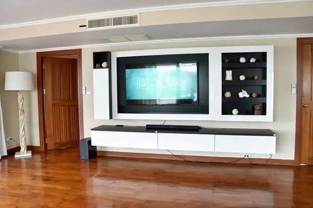 2-Bedroom Condo with Sea View