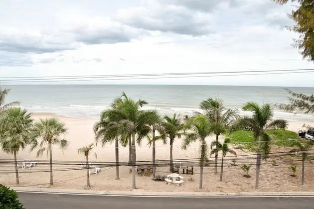 2-Bedroom Condo with Sea View