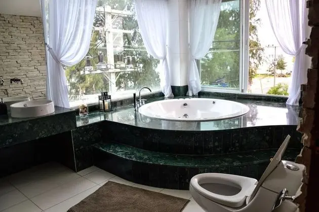 2-Bedroom Condo with Sea View