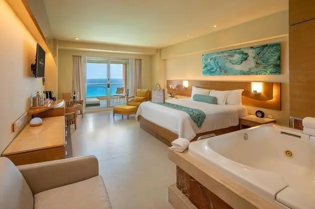Superior Honeymoon Suite Ocean View - King Size Bed