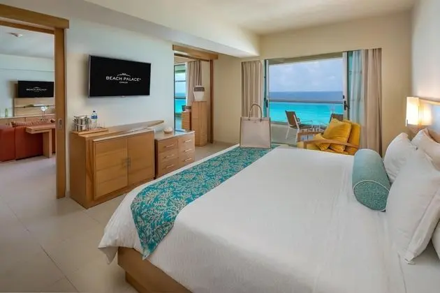 Superior Two Bedroom Presidential Suite Ocean View - Kids & Teens Free