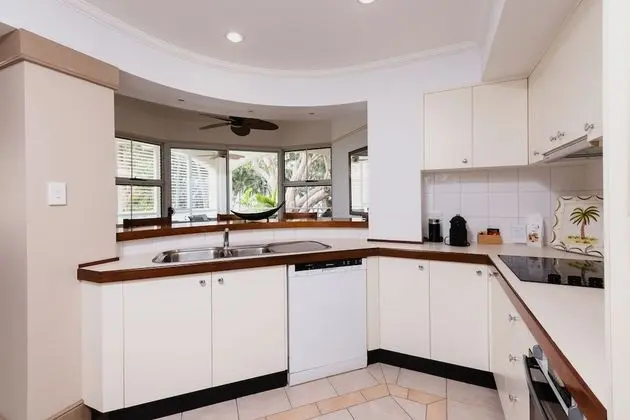 Luxury Apart Daire, 3 Yatak Odası, Plaj Manzaralı, Denize Sıfır