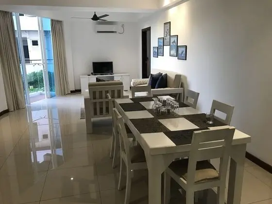2 Bedrooms Apartment