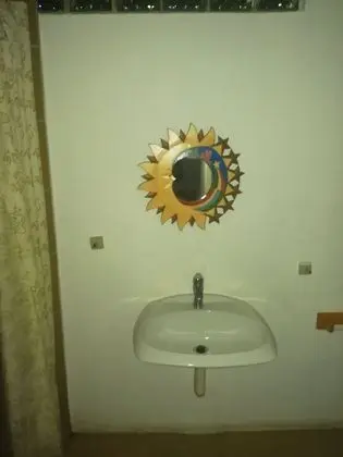 Üç Kişilik Oda