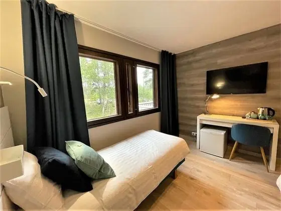 Tek Büyük veya İki Ayrı Yataklı Oda, Park Manzaralı