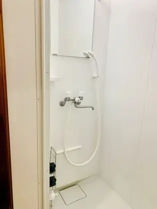 Basic Ortak Ranzalı Oda, Sadece kadınlar için
