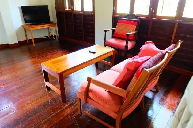 Standard Bungalow (No.2,3,4,5)