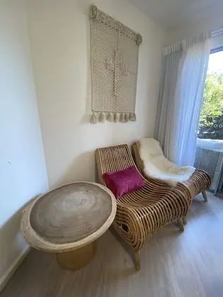Stüdyo, Havuz Kenarı