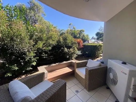Stüdyo, Havuz Kenarı