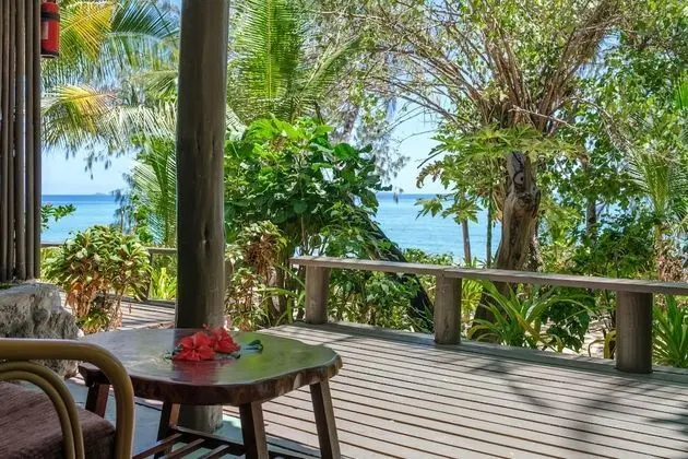 Bungalov, Okyanus Manzaralı (Oceanfront Bure)