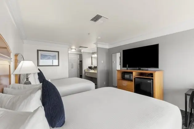 Two Queen Beds, Ocean View