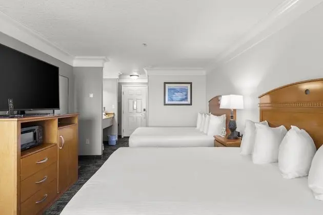 Two Queen Beds, Ocean View