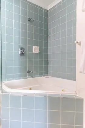 Standard Apart Daire, 2 Yatak Odası, Balkon, Havuz Manzaralı