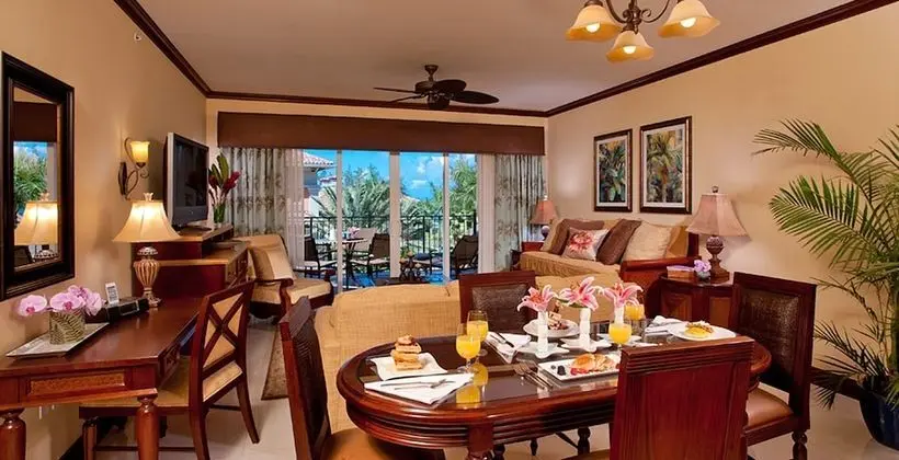 Family Süit, 2 Yatak Odası, Okyanus Manzaralı (Italian Oceanview Butler Family Suite)
