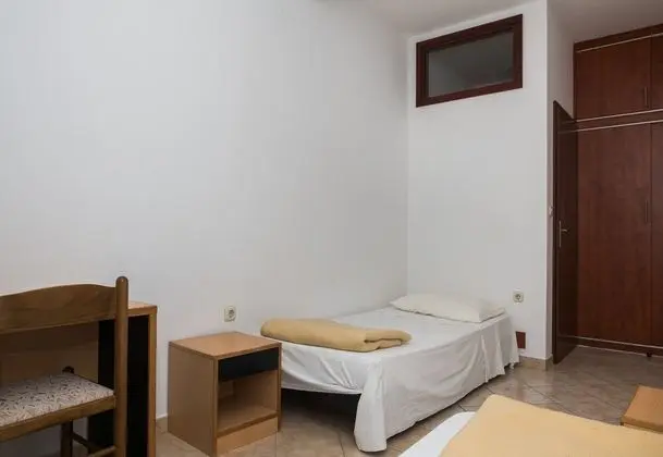 Family Apart Daire, Birden Çok Yatak, Bahçeli (Beachfront Apartment Gaj 7)