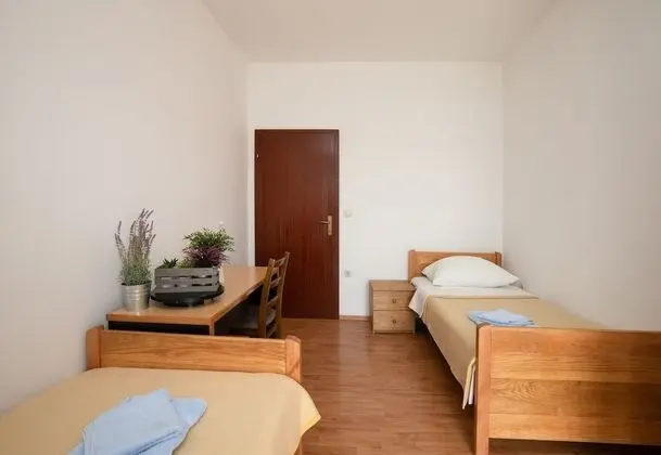 Family Apart Daire, Birden Çok Yatak, Bahçeli (Beachfront Apartment Gaj 8)