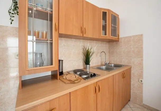 Family Apart Daire, Birden Çok Yatak, Bahçeli (Beachfront Apartment Gaj 8)