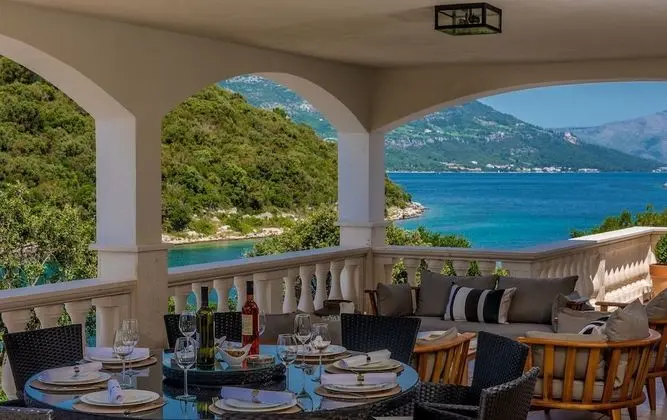 Deluxe Villa