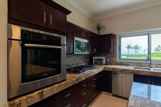 Casa Joya del Mar Beachfront
