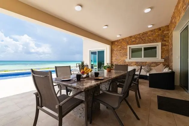 Casa Joya del Mar Beachfront