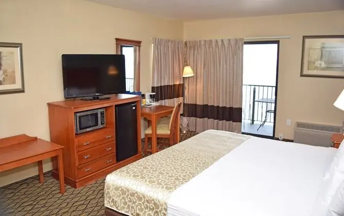 Standard Oda, 1 En Büyük (King) Boy Yatak, Balkon, Göl Manzaralı