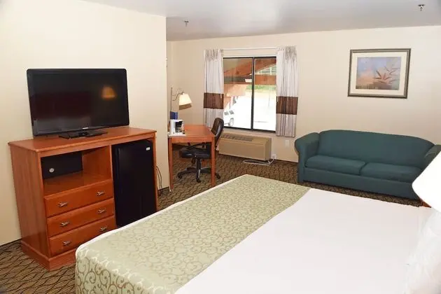 Standard Oda, 1 En Büyük (King) Boy Yatak, Sıcak Su Küveti (No Lake View)