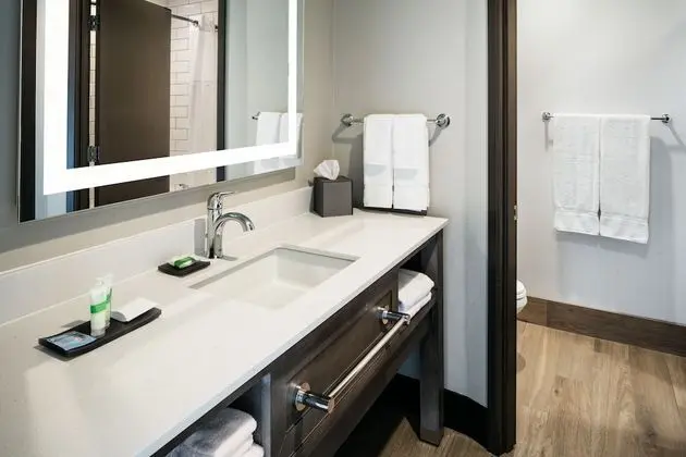 Oda, 1 En Büyük (King) Boy Yatak, Okyanus Manzaralı