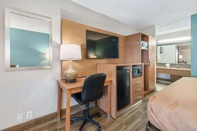 King Room with Partial Sea View