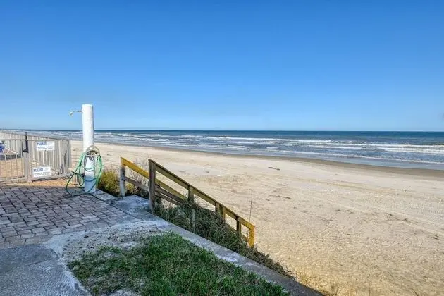 Daire (Beachfront Paradise)