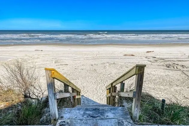 Daire (Beachfront Paradise)