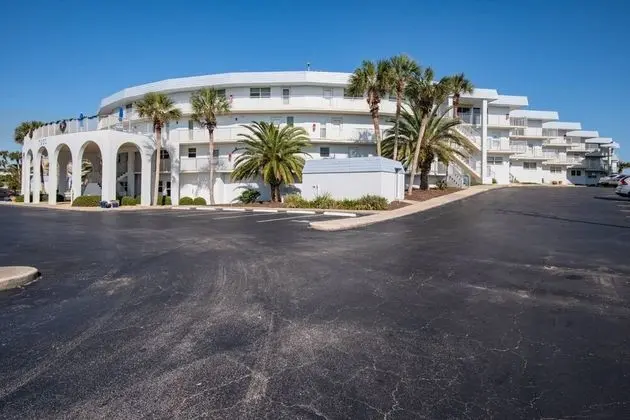 Daire (Beachfront Paradise)