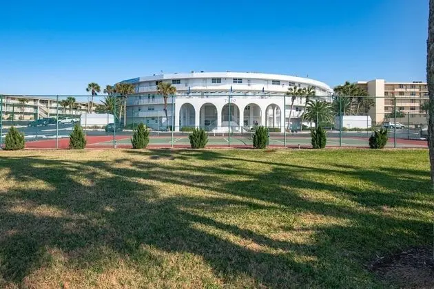 Daire (Beachfront Paradise)