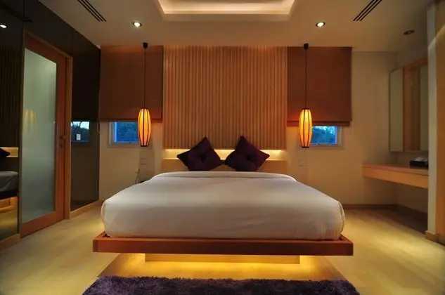 1 Bedroom Crystal Sand Suite