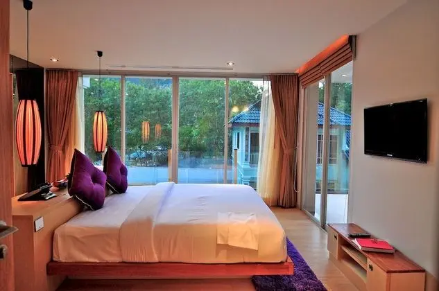 1 Bedroom Crystal Sand Suite