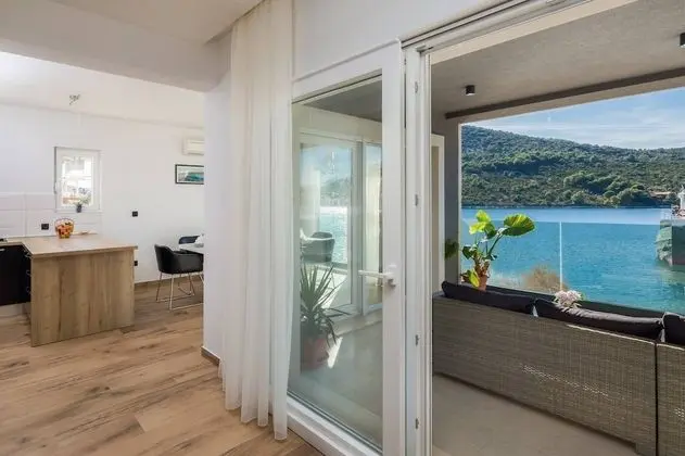Villa, Denize Sıfır