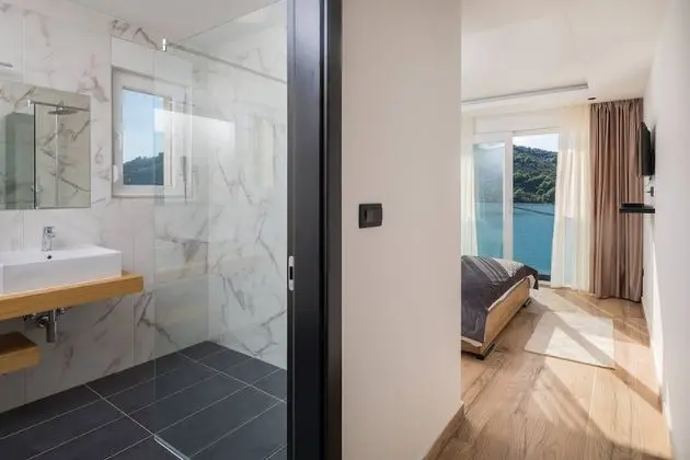 Villa, Denize Sıfır