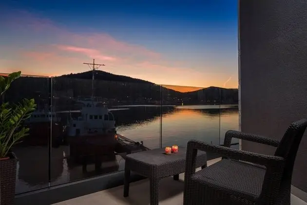 Villa, Denize Sıfır