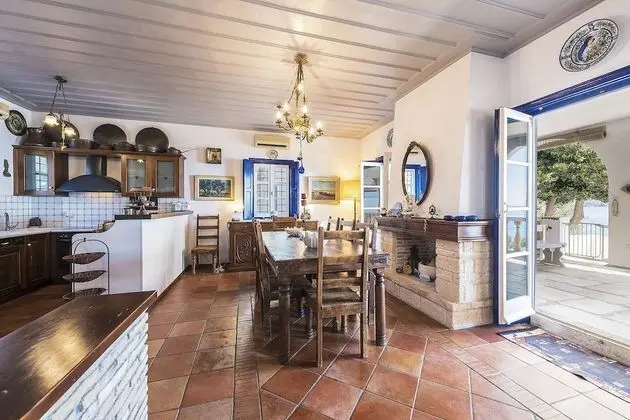 Villa, Birden Çok Yatak Odası, Şömine