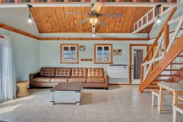 Ev, Birden Çok Yatak, Veranda (Beachin' Country)