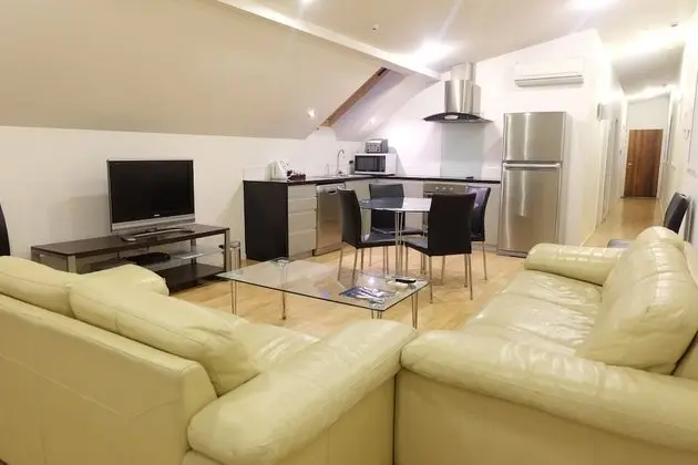 Apart Daire, 3 Yatak Odası, Sigara İçilmez, Balkon