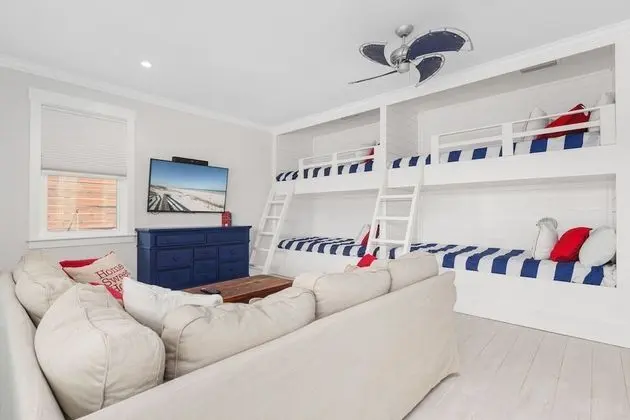 Ev, Birden Çok Yatak, Şömine, Kısmi Deniz Manzarası (Beachside Bliss)
