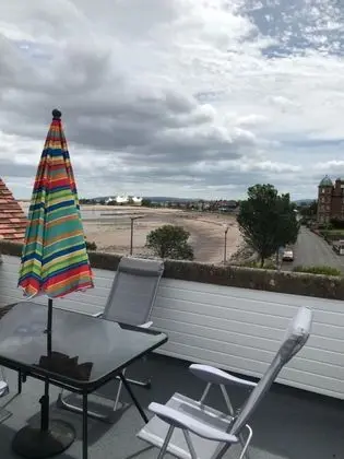 Luxury Apart Daire, Banyolu/Duşlu, Deniz Manzaralı (Penthouse Sleeps 4)