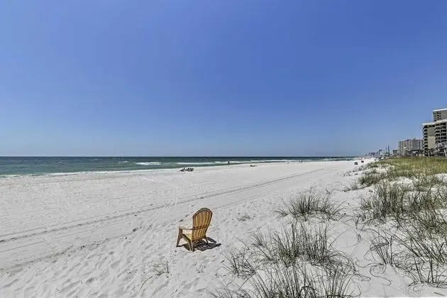 Ev (Beachside Sunrise at PCB New 226 Mbps)