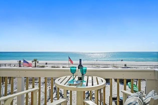 Sıra Ev, 3 Yatak Odası, Denize Sıfır (Beachside West 7)