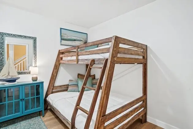 Sıra Ev, 3 Yatak Odası, Denize Sıfır (Beachside West 7)